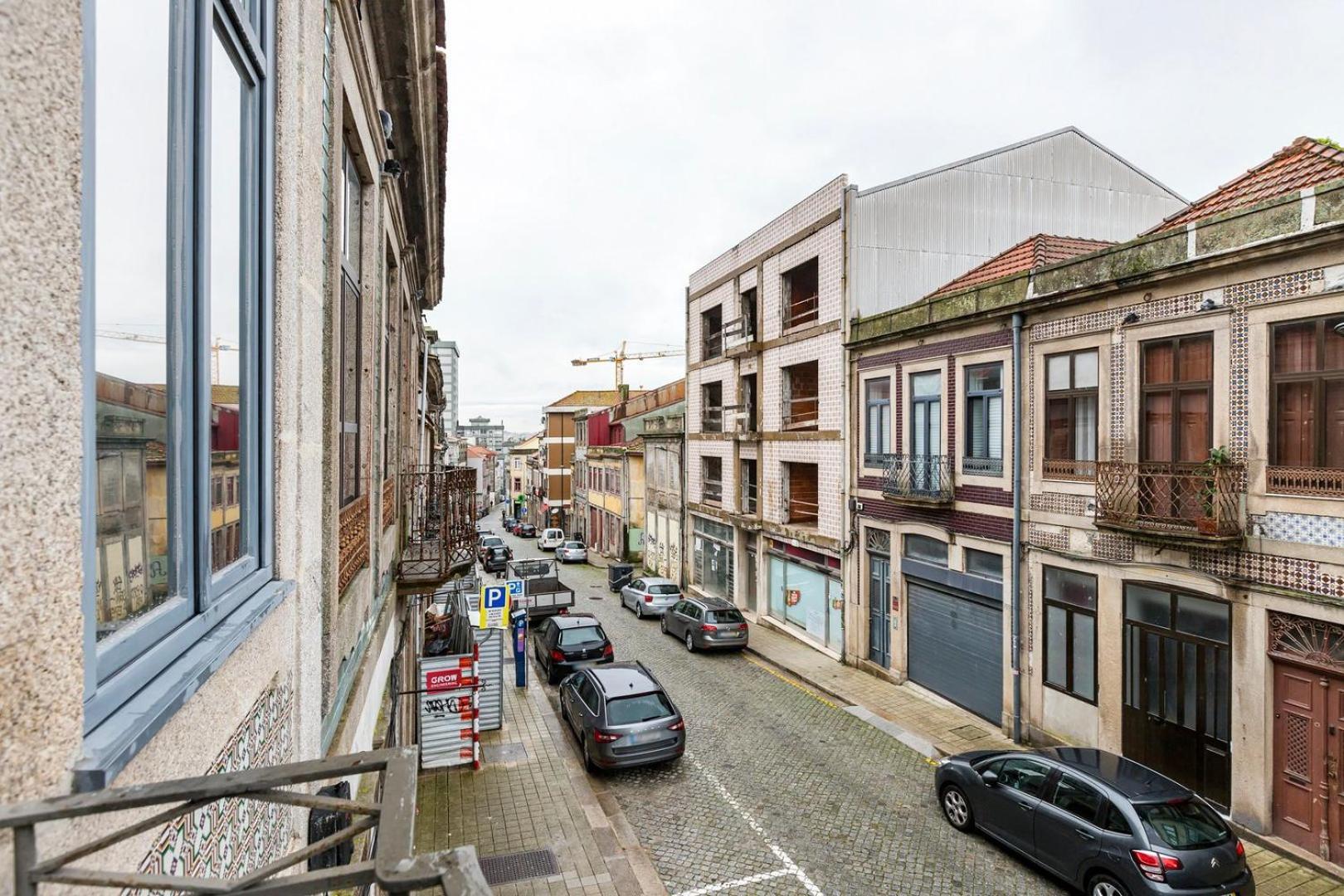 Апартаменты Guestready - Stylish Haven Near Porto Cathedral Экстерьер фото
